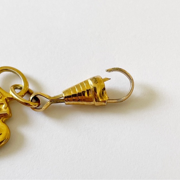 Gucci vintage gold shield crest charm - Picture 3 of 7